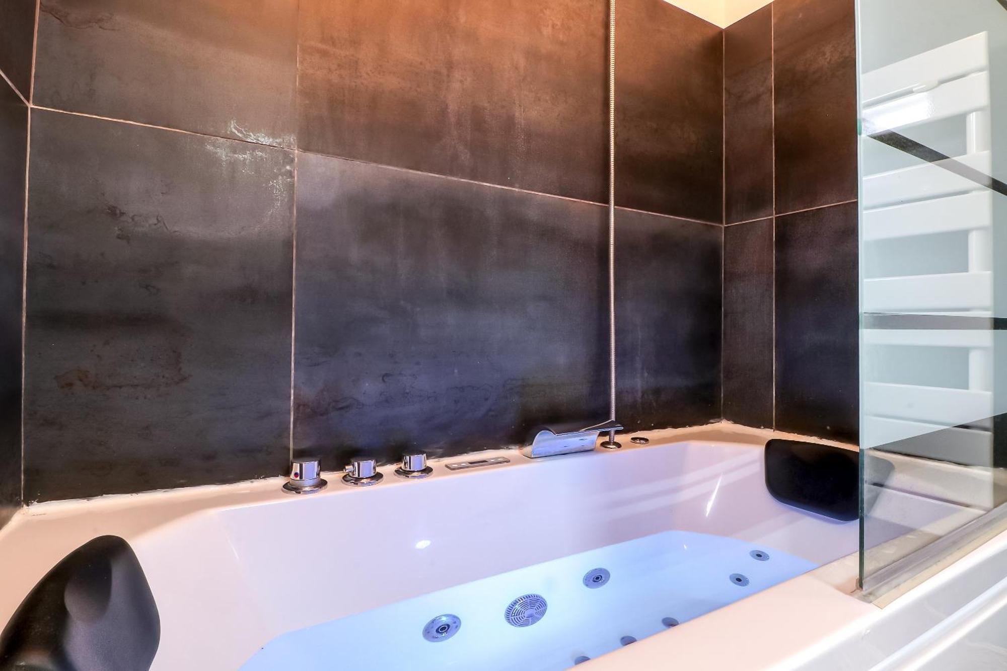 Le Vintage, Appart,Hotel Particulier, Centre Nimes Maisoncarreeconciergerie Luaran gambar