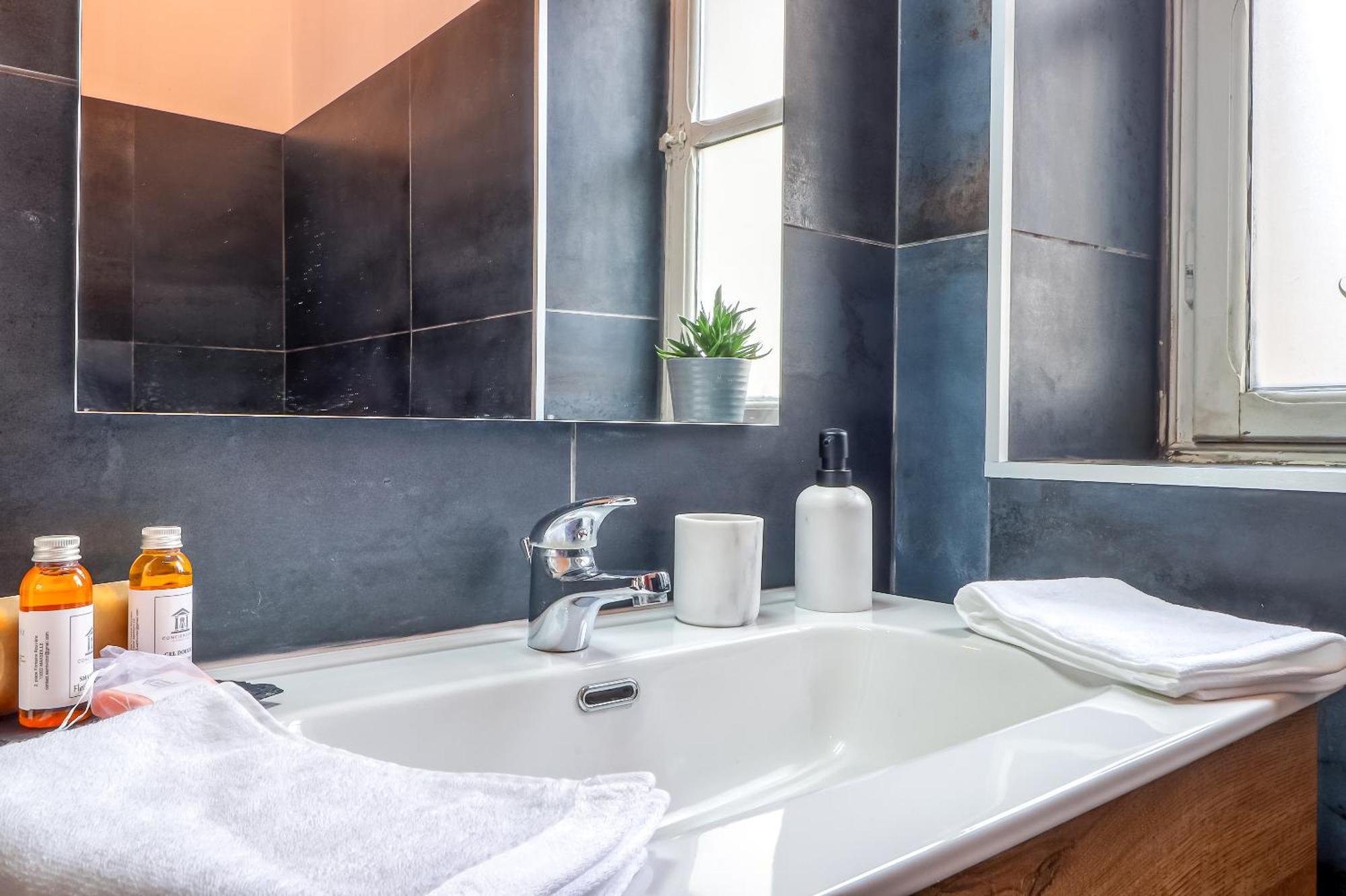 Le Vintage, Appart,Hotel Particulier, Centre Nimes Maisoncarreeconciergerie Luaran gambar